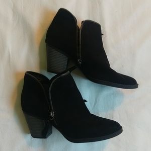 BRAND NEW 🖤 Black Suede Booties!